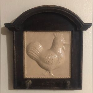 VTG Pier 1 Imports Ceramic Rooster Tile In Wood Frame Key Hook Ring Holder
